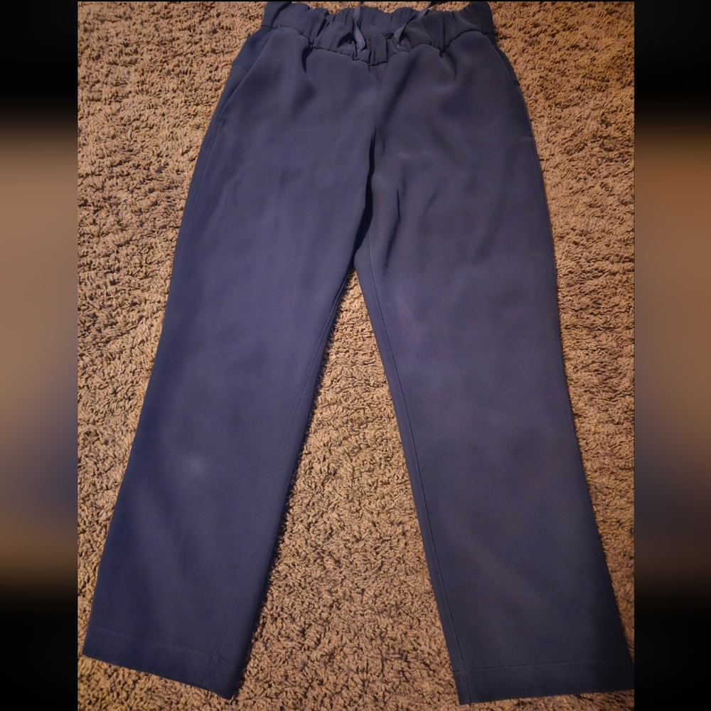 Lululemon - On the Fly Crop - True Navy - Size 2